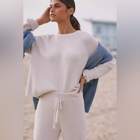 Spiritual gangster Chenile wide leg pants & sweater - Picture 4 of 9